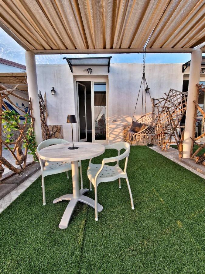 Hotel Beach House Scalzone Castel Volturno Exterior foto