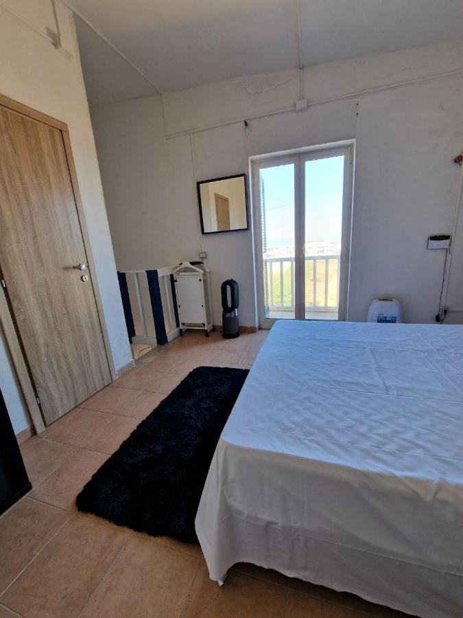 Hotel Beach House Scalzone Castel Volturno Exterior foto